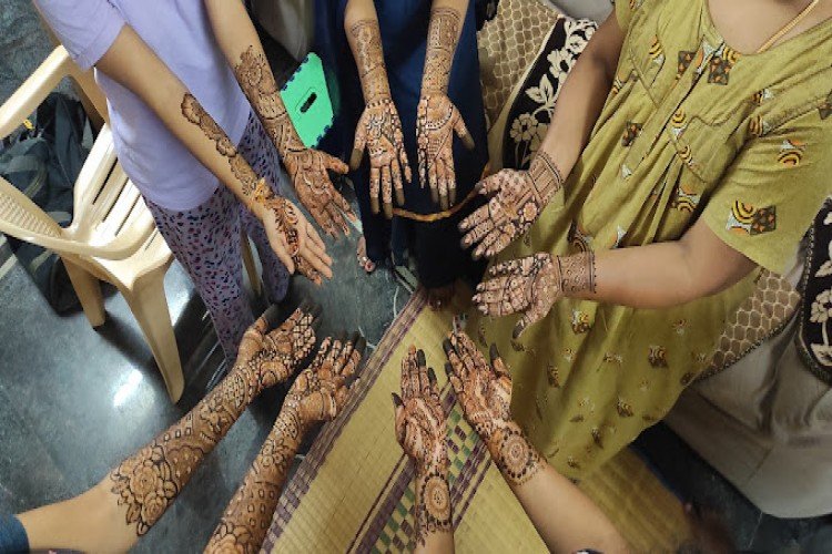 Avini Mehandi and Nail arts in Salem - Salem Ads